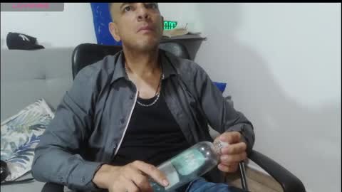 latinmartin254 online show from 04.14.26