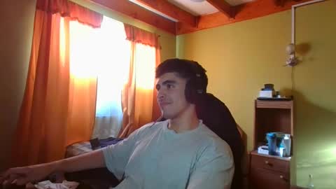 Snapshot of latinn_babe chatting on 02.04.25 latinn_babe online show from 02.04.25