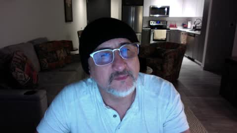 QS - INDEPENDENT MODEL online show from 02.02.25