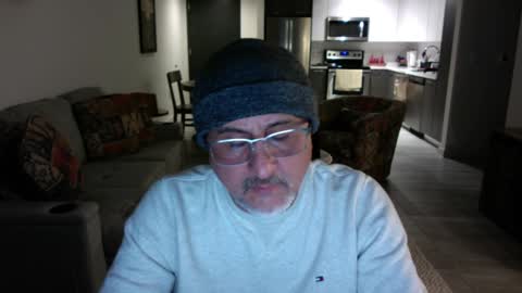 QS - INDEPENDENT MODEL online show from 02.03.25