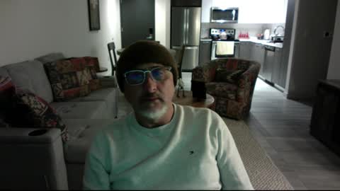 QS - INDEPENDENT MODEL online show from 02.17.25