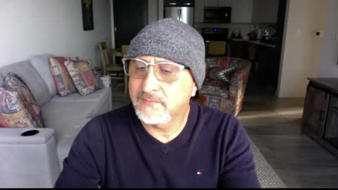 QS - INDEPENDENT MODEL online show from 02.22.25