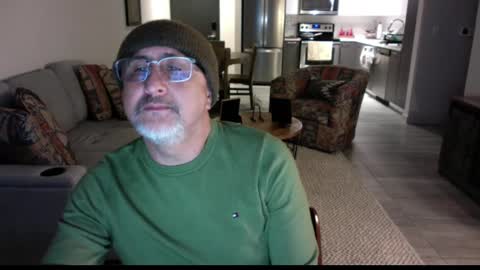 QS - INDEPENDENT MODEL online show from 02.27.25