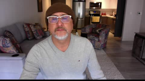 QS - INDEPENDENT MODEL online show from 02.28.25