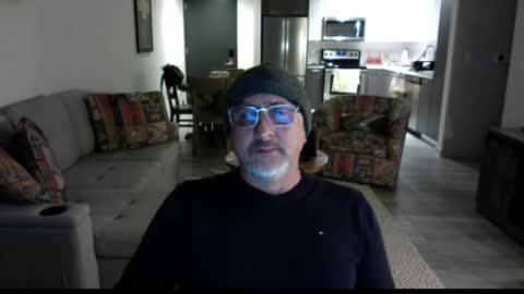 QS - INDEPENDENT MODEL online show from 03.04.25