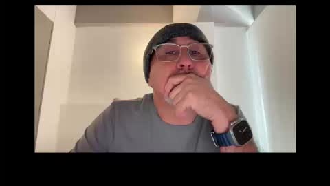 QS - INDEPENDENT MODEL online show from 09.12.25