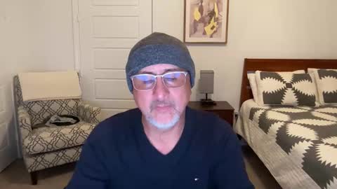 QS - INDEPENDENT MODEL online show from 10.21.25