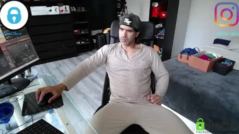 Snapshot of latino23bom chatting on 04.30.26 sam online show from 04.30.26