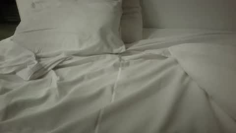 Snapshot of latinobra chatting on 10.16.25 latinobra online show from 10.16.25