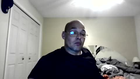 Snapshot of latinoinfla chatting on 04.01.26 latinoinfla online show from 04.01.26