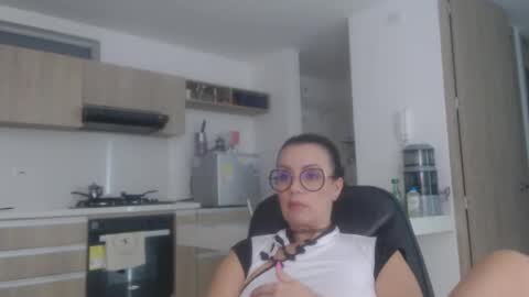 latinpaprika online show from 02.19.25