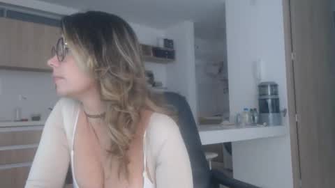 latinpaprika online show from 09.15.25