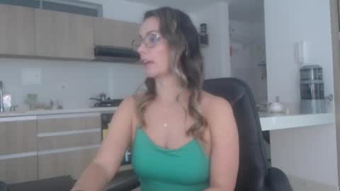 Snapshot of latinpaprika chatting on 03.23.26 latinpaprika online show from 03.23.26