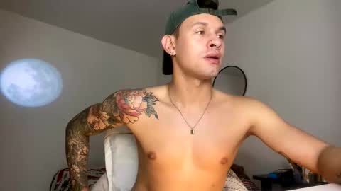 Snapshot of latinweekend chatting on 02.12.26 latinweekend online show from 02.12.26