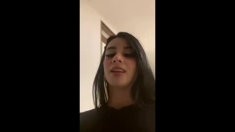 Snapshot of lau319414 chatting on 03.25.26 Laura Valmont online show from 03.25.26