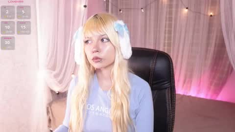 laukyubey1 online show from 01.13.26