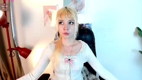Snapshot of laukyubey1 chatting on 06.26.26 laukyubey1 online show from 06.26.26