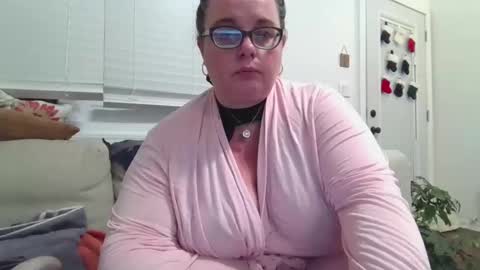 Snapshot of laulauma chatting on 12.20.24 LauLauMa online show from 12.20.24