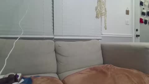 Snapshot of laulauma chatting on 12.28.24 LauLauMa online show from 12.28.24