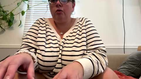 Snapshot of laulauma chatting on 01.10.25 LauLauMa online show from 01.10.25