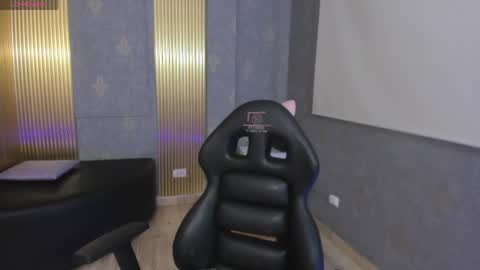 laulin_tay online show from 04.08.26