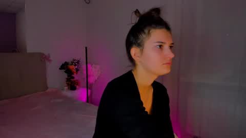 Laura online show from 01.08.25