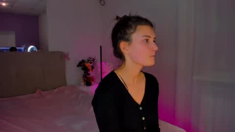 Laura online show from 01.08.25