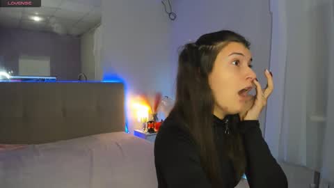 Laura online show from 10.21.25