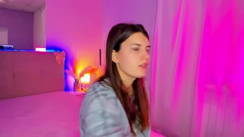 Laura online show from 04.10.26