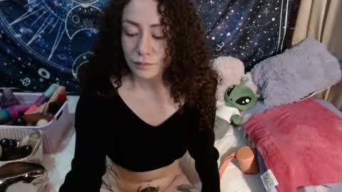 Snapshot of laura_anal_ chatting on 12.04.24 Wen online show from 12.04.24