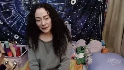 Snapshot of laura_anal_ chatting on 12.10.24 Wen online show from 12.10.24