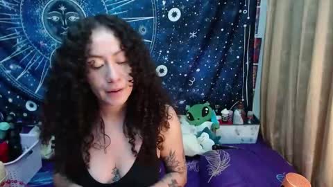 Snapshot of laura_anal_ chatting on 01.17.25 Wen online show from 01.17.25