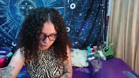 Snapshot of laura_anal_ chatting on 01.20.25 Wen online show from 01.20.25