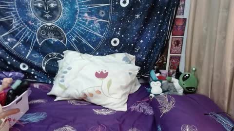 Snapshot of laura_anal_ chatting on 01.21.25 Wen online show from 01.21.25