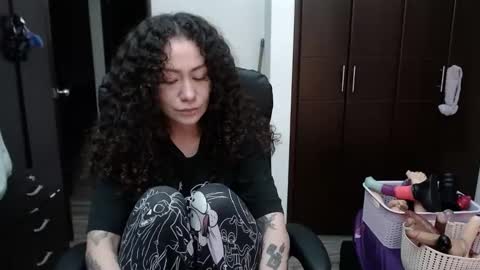 Snapshot of laura_anal_ chatting on 01.31.25 Wen online show from 01.31.25