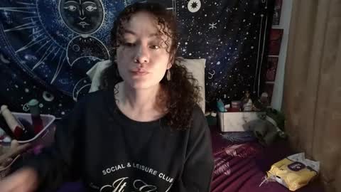 Snapshot of laura_anal_ chatting on 02.04.25 Wen online show from 02.04.25