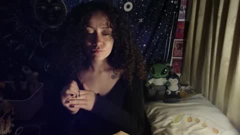 Snapshot of laura_anal_ chatting on 02.05.25 Wen online show from 02.05.25