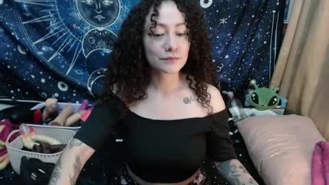 Snapshot of laura_anal_ chatting on 03.03.25 Wen online show from 03.03.25