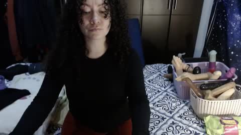 Snapshot of laura_anal_ chatting on 09.19.25 Wen online show from 09.19.25