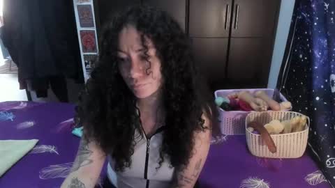 Snapshot of laura_anal_ chatting on 11.27.25 Wen online show from 11.27.25