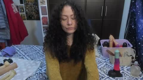 Snapshot of laura_anal_ chatting on 01.08.26 Wen online show from 01.08.26