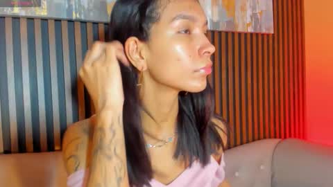 Laura online show from 12.22.25