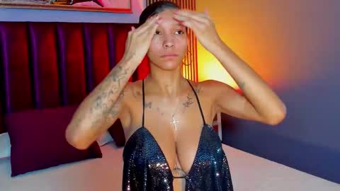Snapshot of laura_aristizabal_19 chatting on 03.10.26 Laura online show from 03.10.26
