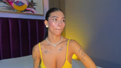 Snapshot of laura_aristizabal_19 chatting on 04.03.26 Laura online show from 04.03.26