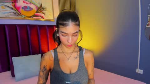 Snapshot of laura_aristizabal_19 chatting on 04.09.26 Laura online show from 04.09.26