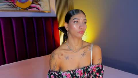 Snapshot of laura_aristizabal_19 chatting on 04.14.26 Laura online show from 04.14.26