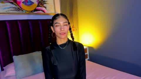 Snapshot of laura_aristizabal_19 chatting on 04.15.26 Laura online show from 04.15.26