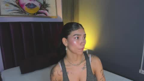 Snapshot of laura_aristizabal_19 chatting on 04.19.26 Laura online show from 04.19.26