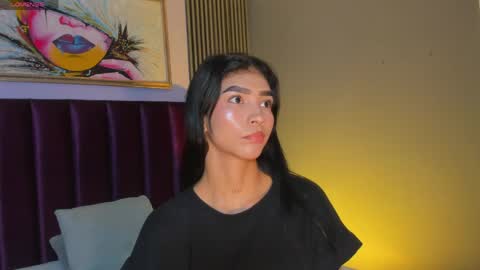 Snapshot of laura_aristizabal_19 chatting on 05.29.26 Laura online show from 05.29.26