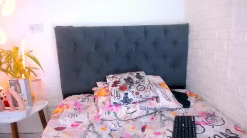 LAURA online show from 04.18.26